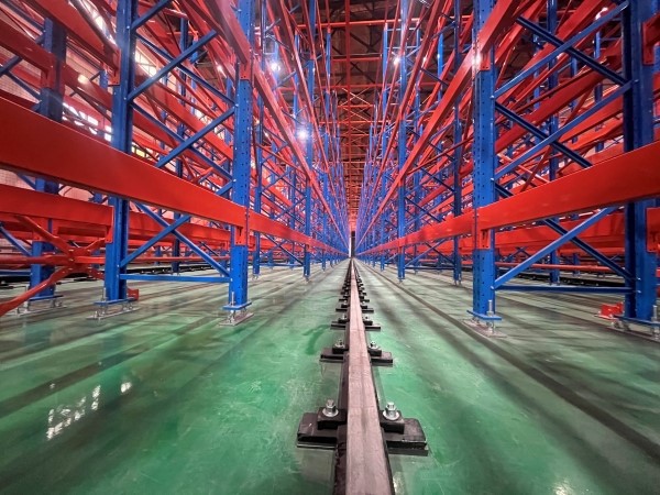 Upgrade automatizovaného skladu pro závod na stavbu lodí: Jak Jracking zajišť...